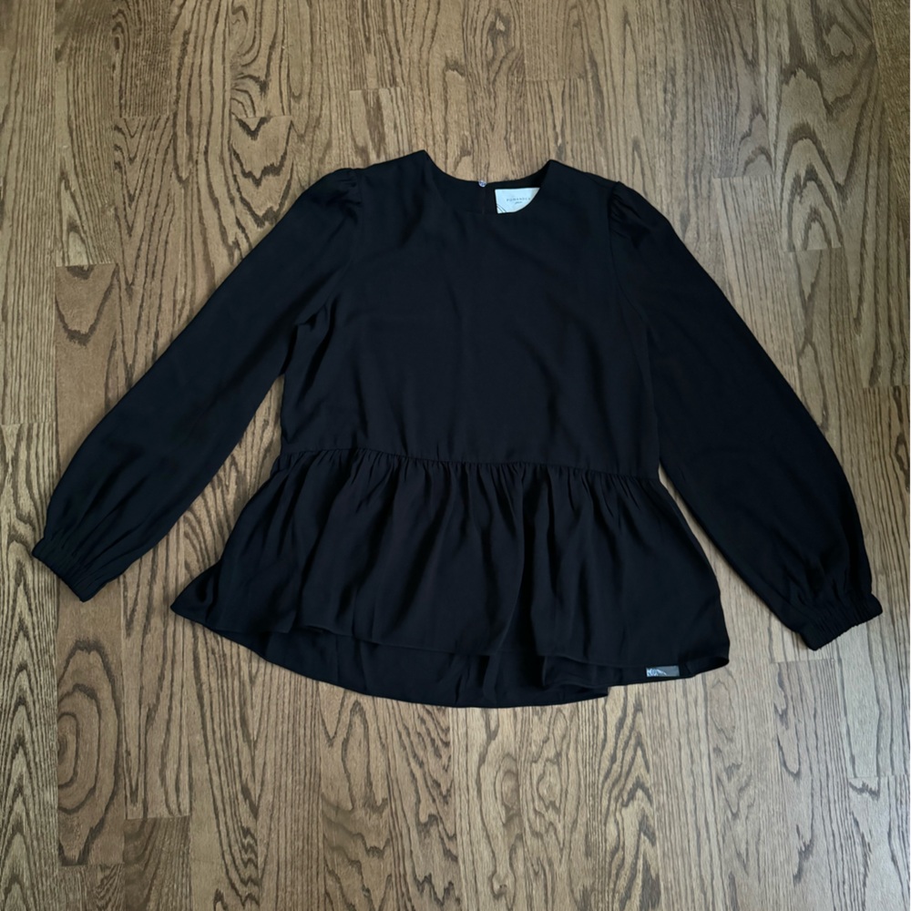 NWOT Pomander Place Black Peplum Top